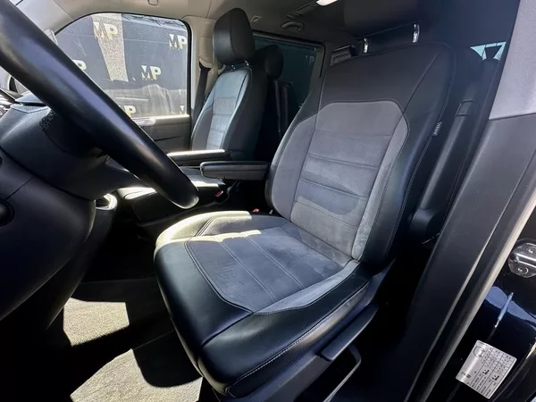 Volkswagen Multivan T6.1 2.0 TDi, Highline, DPH - foto 17