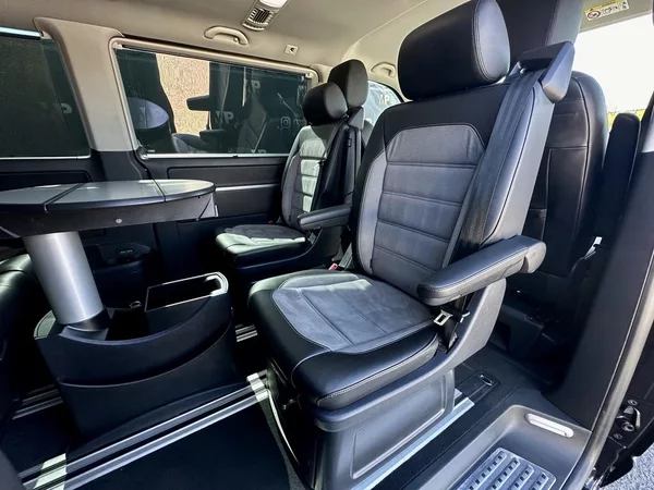 Volkswagen Multivan T6.1 2.0 TDi, Highline, DPH - foto 18
