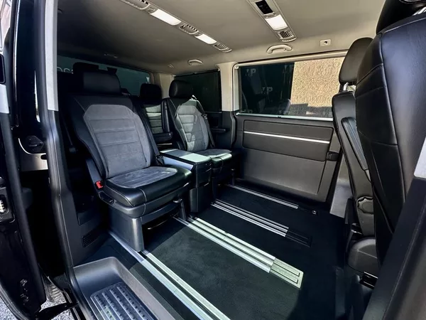 Volkswagen Multivan T6.1 2.0 TDi, Highline, DPH - foto 22