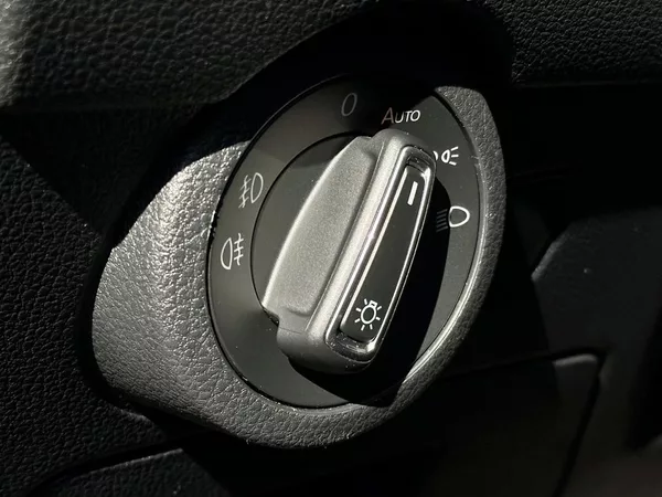 Volkswagen Multivan T6.1 2.0 TDi, Highline, DPH - foto 49