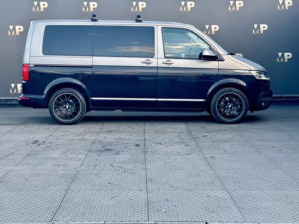 Volkswagen Multivan T6.1 2.0 TDi, Highline, DPH - foto 53