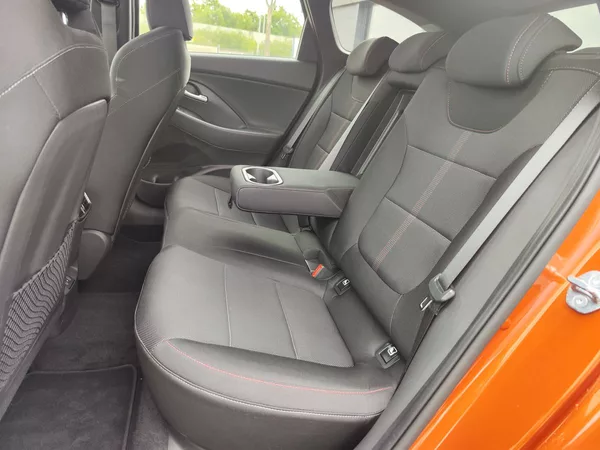 Hyundai i30 1.5 T-GDi/103kW N-Line DCT - foto 12