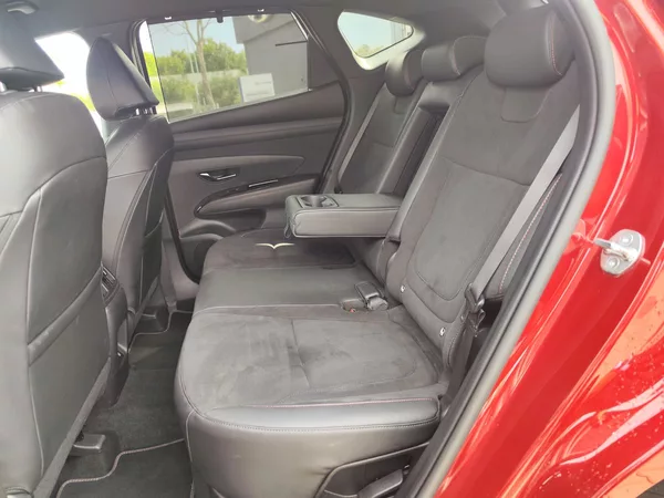 Hyundai Tucson 1.6 T-GDI/158kW HEV N-Line DCT - foto 15
