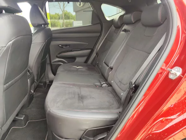 Hyundai Tucson 1.6 T-GDI/158kW HEV N-Line DCT - foto 16