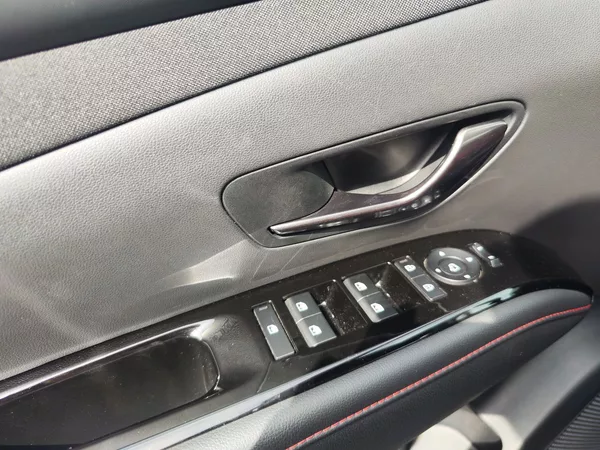 Hyundai Tucson 1.6 T-GDI/158kW HEV N-Line DCT - foto 36