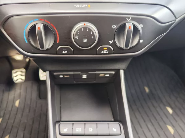 Hyundai Bayon 1.0 T-GDI/74kW Play Climate - foto 16