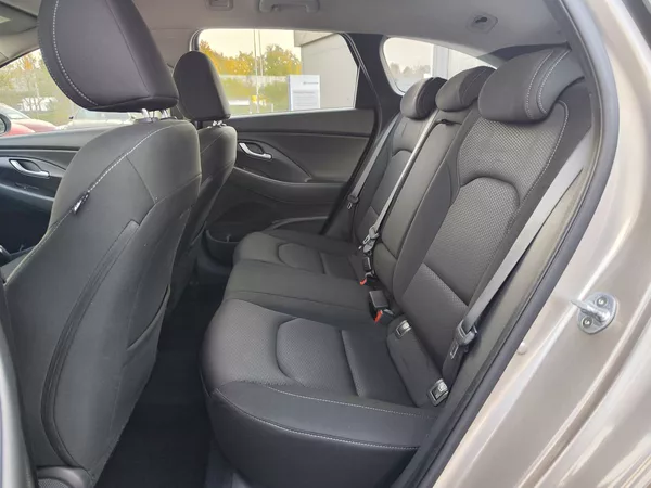 Hyundai i30 1.4 T-GDI/103kW Style DCT - foto 11