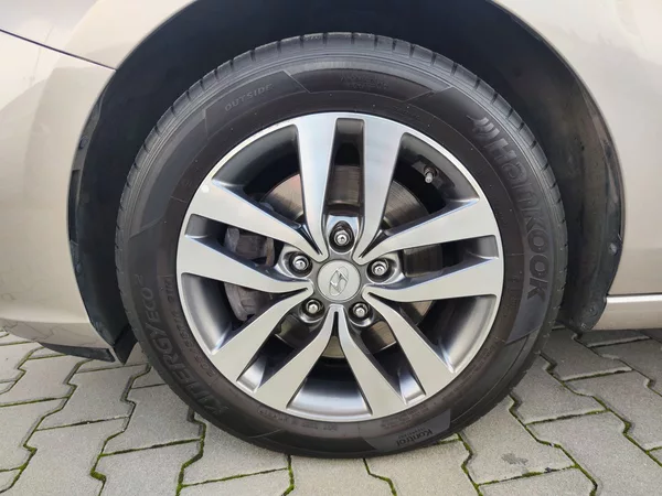 Hyundai i30 1.4 T-GDI/103kW Style DCT - foto 31