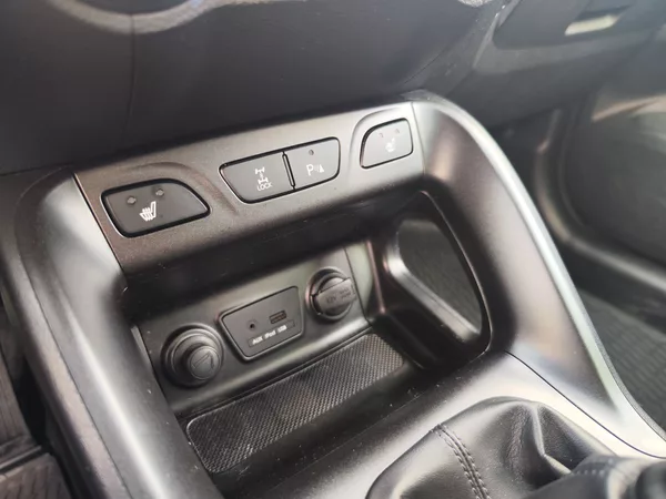 Hyundai ix35 2.0 GDI/122kW Style Navi - foto 20