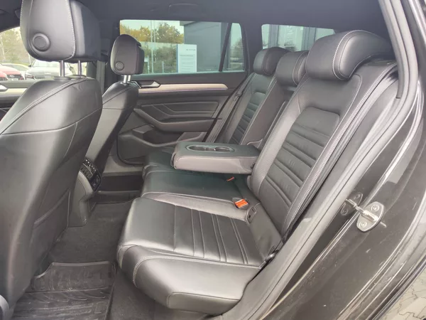 Volkswagen Passat 2.0 TDI/140kW R-Line DSG - foto 12