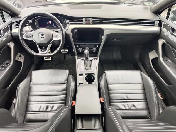 Volkswagen Passat 2.0 TDI/140kW R-Line DSG - foto 14