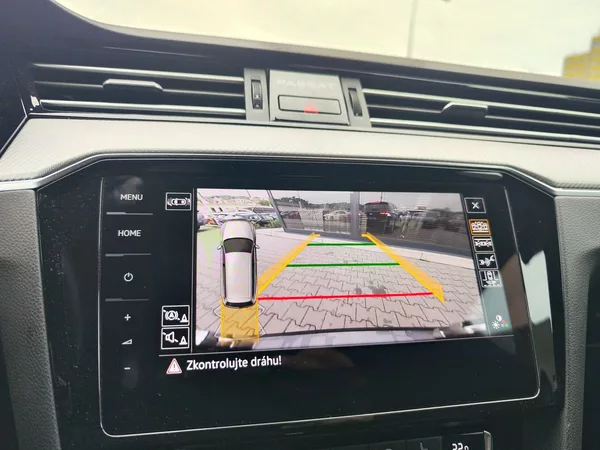 Volkswagen Passat 2.0 TDI/140kW R-Line DSG - foto 23