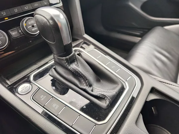 Volkswagen Passat 2.0 TDI/140kW R-Line DSG - foto 25
