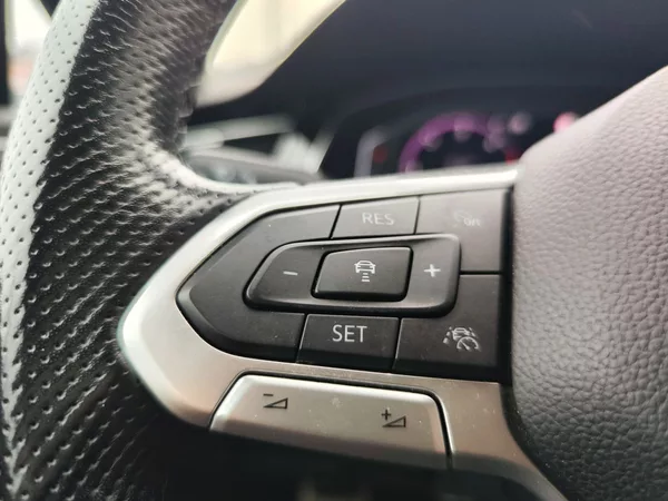 Volkswagen Passat 2.0 TDI/140kW R-Line DSG - foto 27