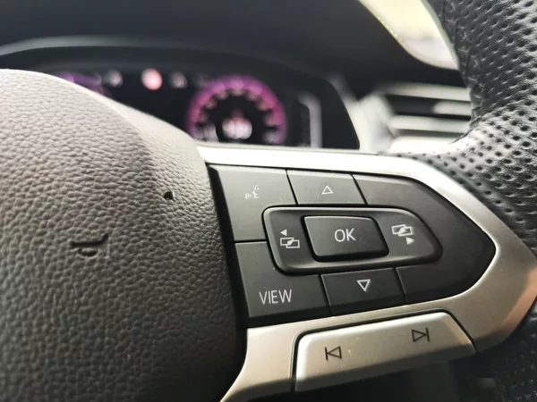 Volkswagen Passat 2.0 TDI/140kW R-Line DSG - foto 28