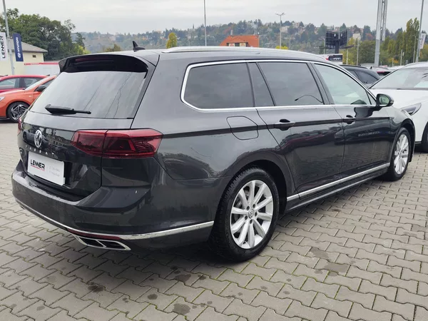 Volkswagen Passat 2.0 TDI/140kW R-Line DSG - foto 5