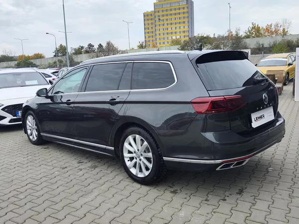 Volkswagen Passat 2.0 TDI/140kW R-Line DSG - foto 7