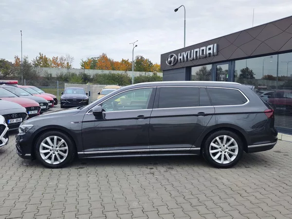 Volkswagen Passat 2.0 TDI/140kW R-Line DSG - foto 8