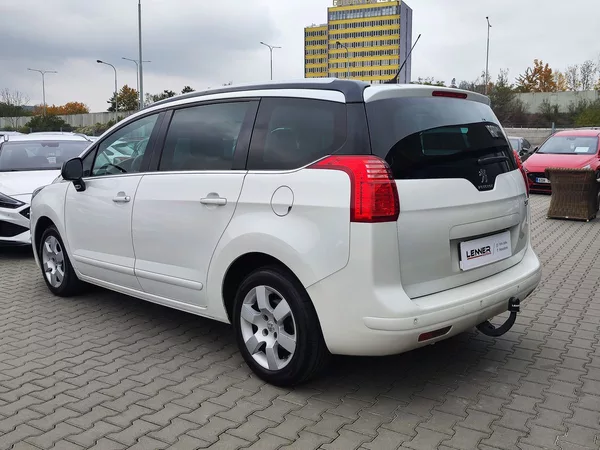 Peugeot 5008 2.0 HDI/110kW Allure - foto 7