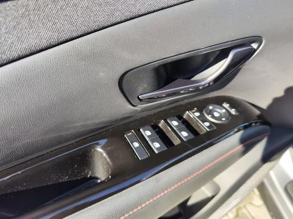 Hyundai Tucson 1.6 T-GDI/118kW N-Line DCT - foto 32