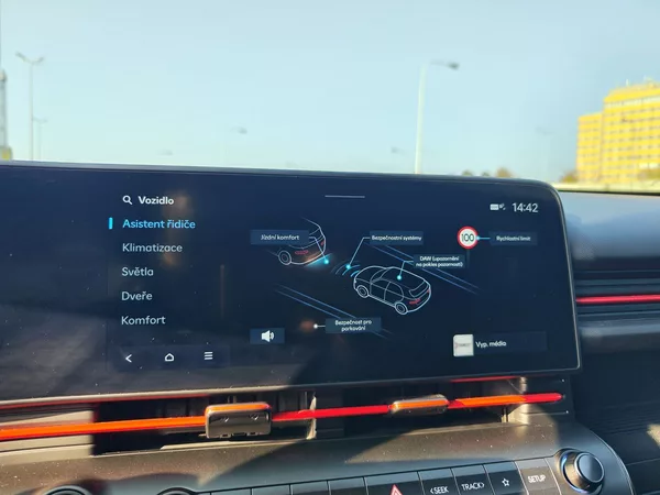 Hyundai Kona 1.6 T-GDI/145kW N-Line DCT - foto 18