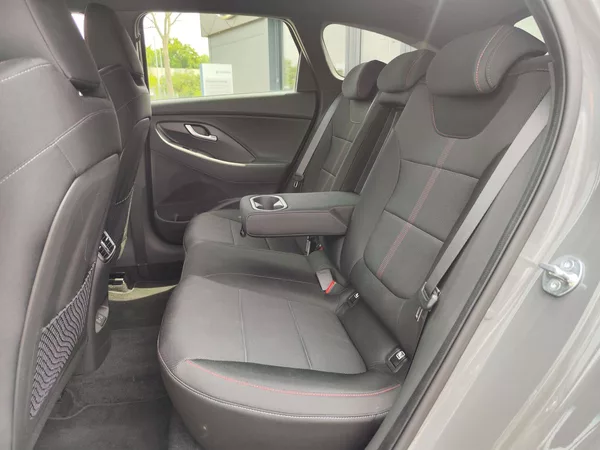 Hyundai i30 1.5 T-GDi/103kW N-Line DCT - foto 12