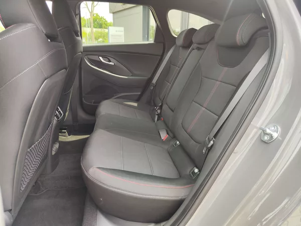 Hyundai i30 1.5 T-GDi/103kW N-Line DCT - foto 13