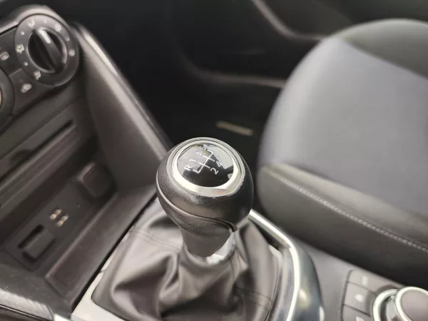 Mazda 2 1.5 Skyactiv/55kW - foto 17