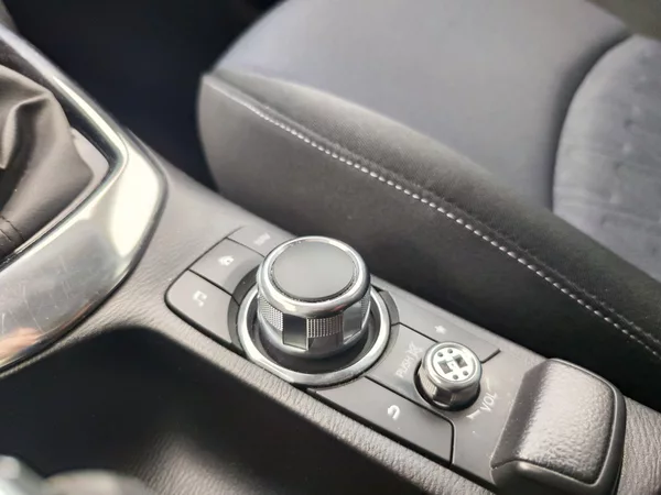 Mazda 2 1.5 Skyactiv/55kW - foto 18
