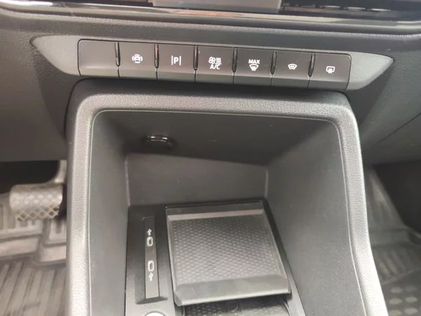 Ford Tourneo Connect 2.0 EcoBlue/90kW Active AT - foto 23
