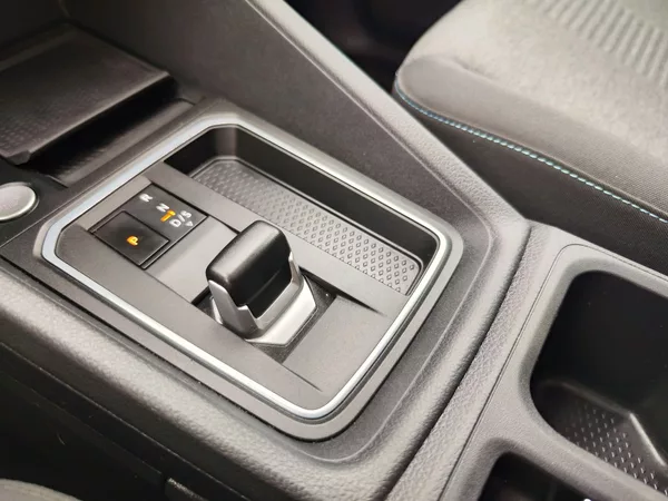 Ford Tourneo Connect 2.0 EcoBlue/90kW Active AT - foto 25