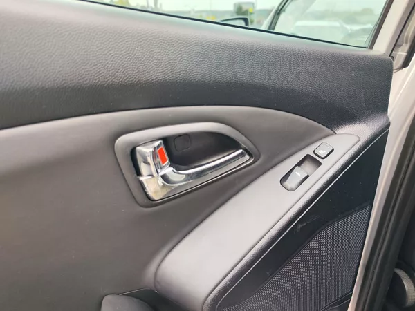 Hyundai ix35 2.0 CRDI/100kW Style - foto 11
