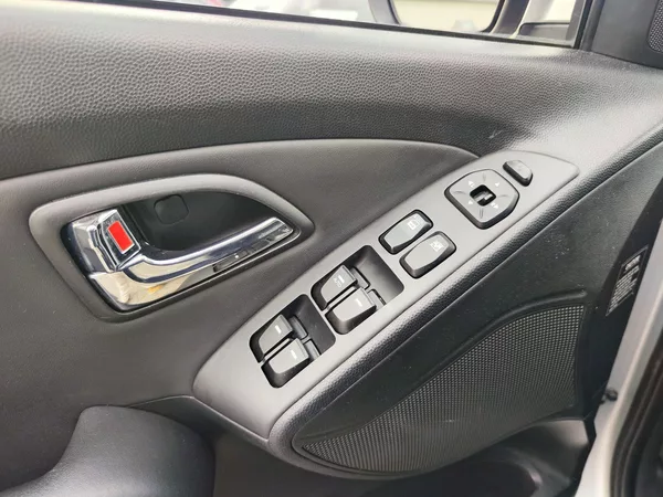 Hyundai ix35 2.0 CRDI/100kW Style - foto 27