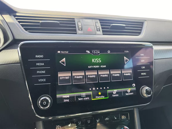 Škoda Superb 2.0 TDi/147kW Sportline DSG - foto 19