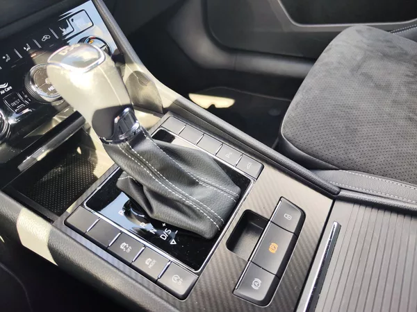 Škoda Superb 2.0 TDi/147kW Sportline DSG - foto 26