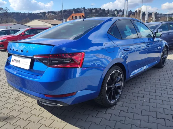 Škoda Superb 2.0 TDi/147kW Sportline DSG - foto 5