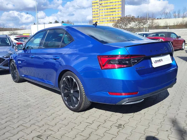Škoda Superb 2.0 TDi/147kW Sportline DSG - foto 7