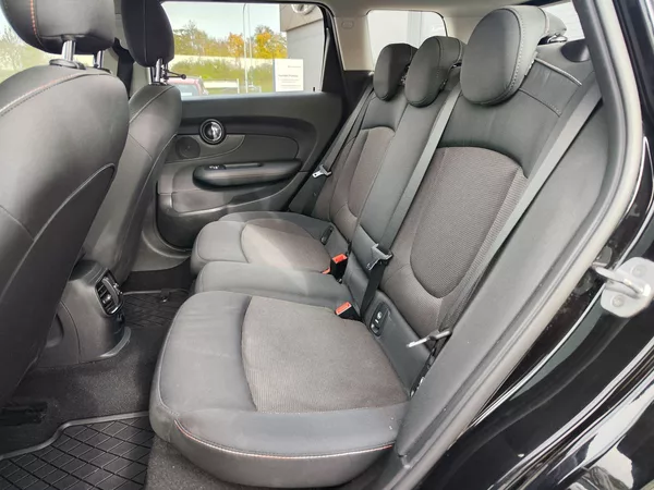 Mini Clubman 1.5/75kW Servisováno - foto 11
