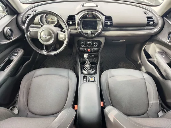 Mini Clubman 1.5/75kW Servisováno - foto 12