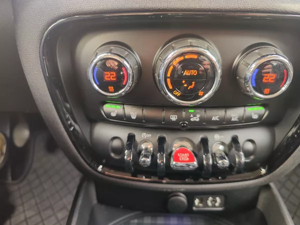 Mini Clubman 1.5/75kW Servisováno - foto 19