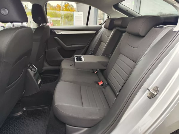 Škoda Octavia 1.6 TDI/81kW Style - foto 12