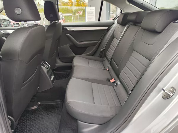 Škoda Octavia 1.6 TDI/81kW Style - foto 13