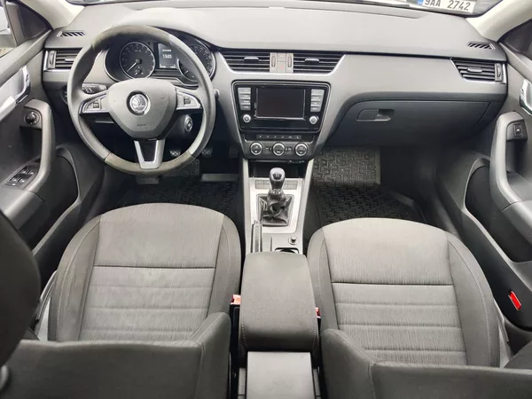 Škoda Octavia 1.6 TDI/81kW Style - foto 14