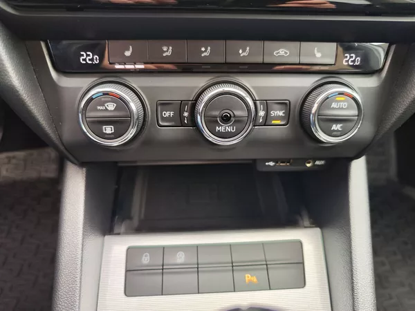 Škoda Octavia 1.6 TDI/81kW Style - foto 20