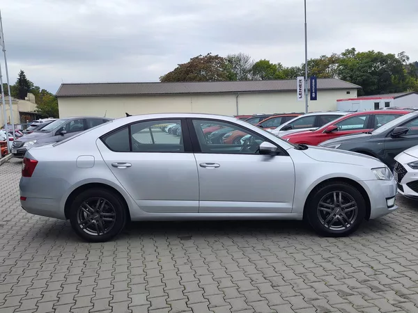 Škoda Octavia 1.6 TDI/81kW Style - foto 4