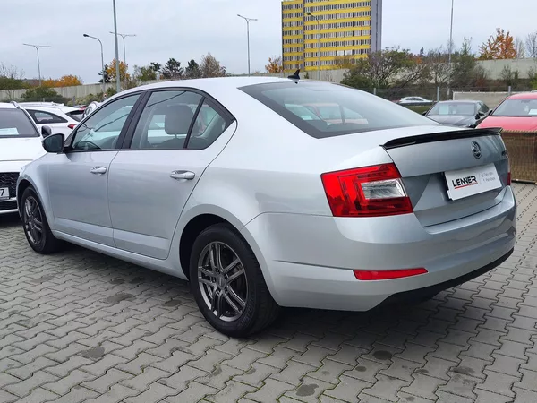 Škoda Octavia 1.6 TDI/81kW Style - foto 7