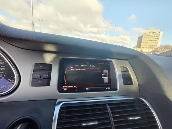 Audi Q7 3.0 TDI/180kW S-Line 4x4 AT - foto 25