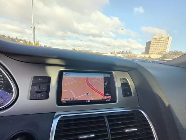 Audi Q7 3.0 TDI/180kW S-Line 4x4 AT - foto 29