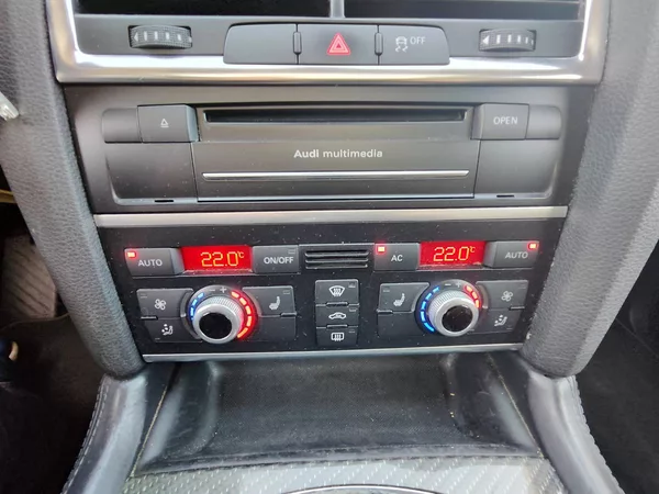 Audi Q7 3.0 TDI/180kW S-Line 4x4 AT - foto 32