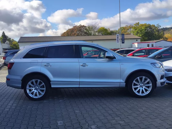 Audi Q7 3.0 TDI/180kW S-Line 4x4 AT - foto 4